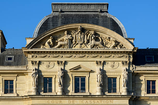 Favoritisme, requalification du contrat et domaine public : quand le juge pénal fait sa loi (publique)